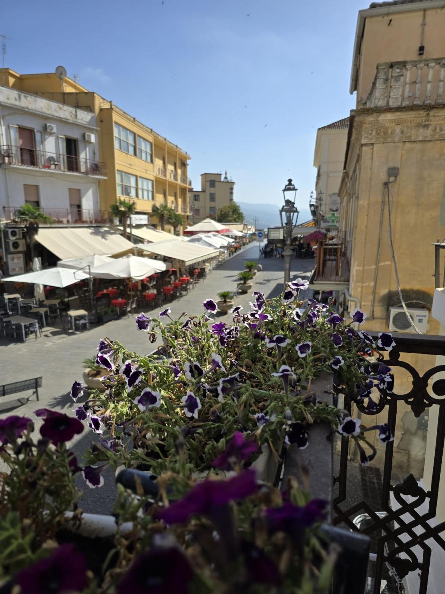 La Meridiana - Centro Storico Di Pizzo Экстерьер фото